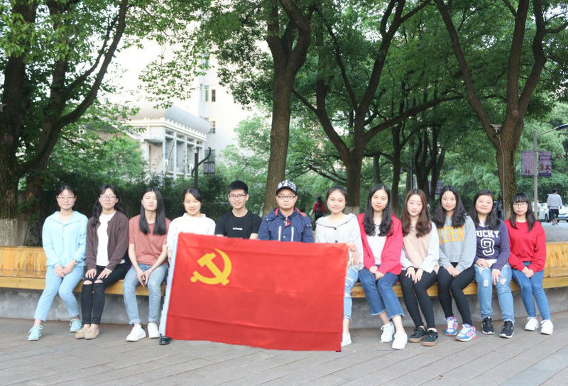 1528859670635063140.jpg 14级全体党员合照.jpg