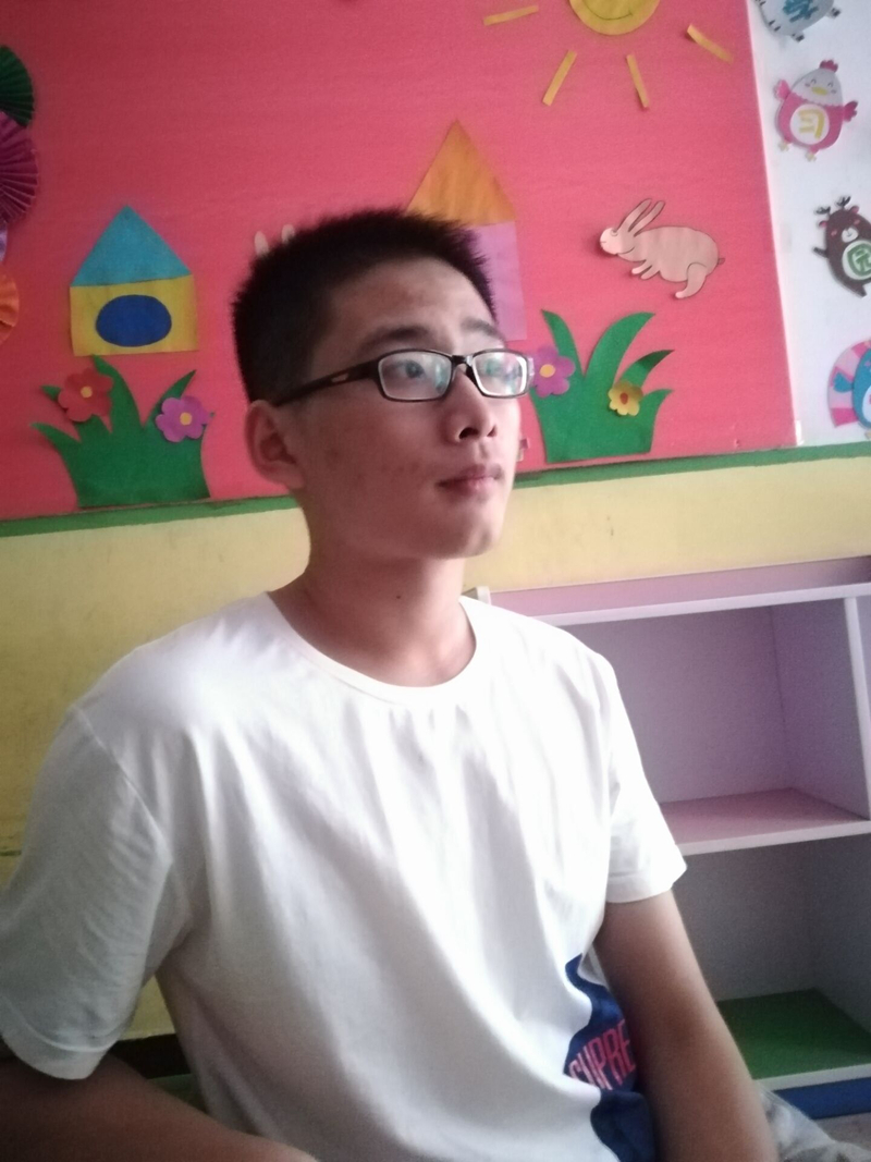 1635496352672040599.jpg 龙懿.jpg
